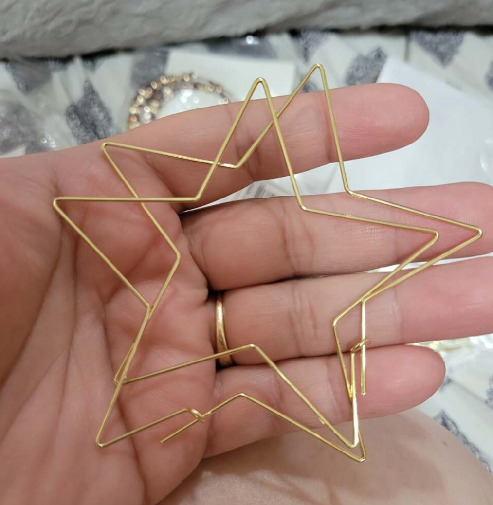 Women’s Hollow Five-Pointed Star Earrings Gold